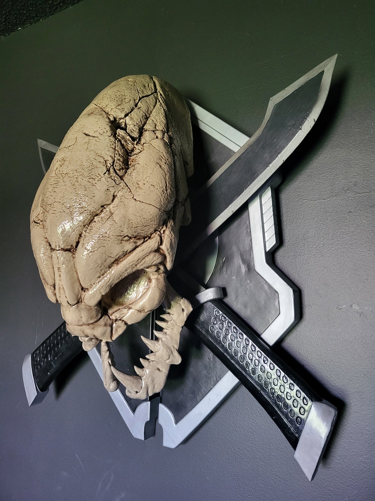 Halo Legendary Logo | Wall Mountable